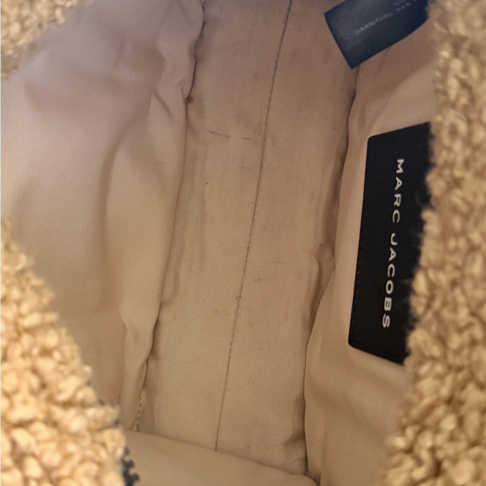 Marc Jacobs The Teddy Small Traveler Tote Bag w/ Guitar Strap - EUC - Picture 8 of 9